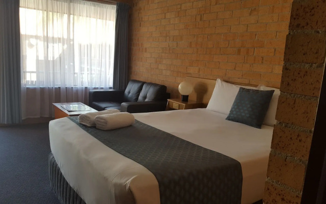 Royal Palms Motor Inn