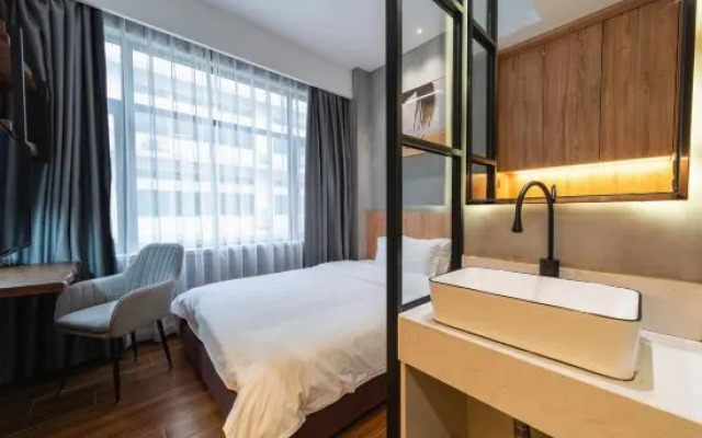 Maia Hostel