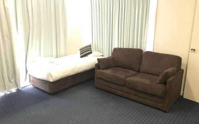 Orange Motor Lodge