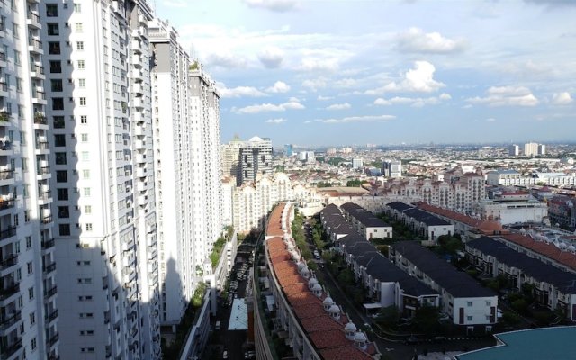 Penthouse Level Apartment At Mall Of Indonesia (MOI) Gading