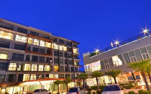 The Nice Condotel Bangtao Beach