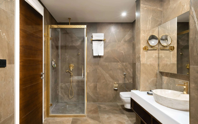 Ramada Hotel & Suites by Wyndham Erbil 32 Park