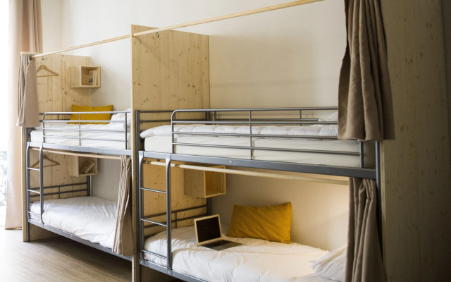 Georges Hostel & Café