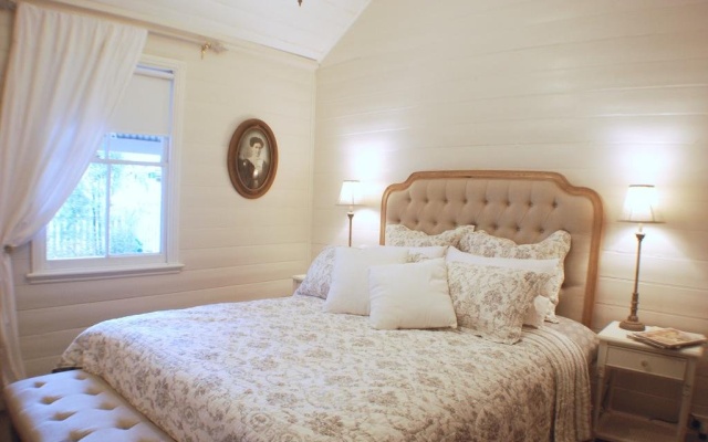 Illalangi Boutique Cottage – Guest Rooms – Blackheath