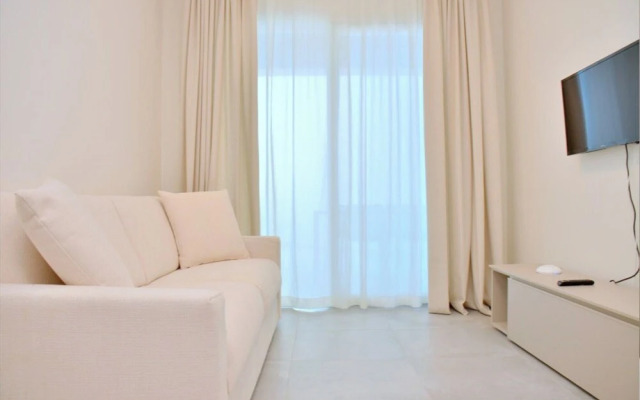 Chic Seaview Apartment With Private Terrace