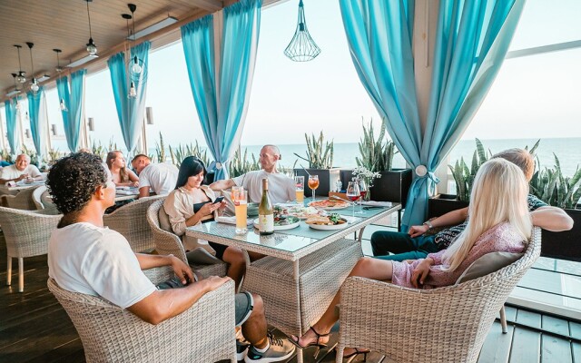 Лучезарный берег