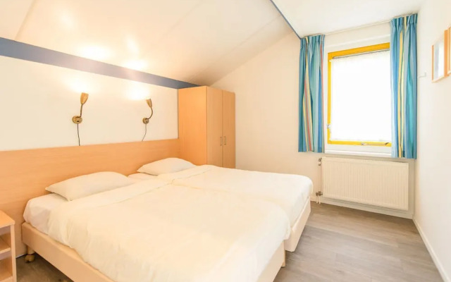 Comfortable Bungalow With Dishwasher Near the Beach