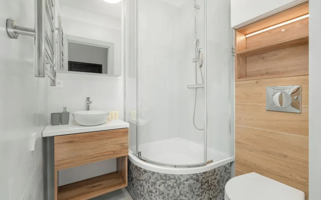 Poznan 3rd Floor Studio for 2 by Renters
