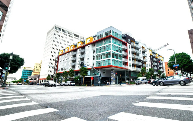 Ginosi Wilshire Apartel