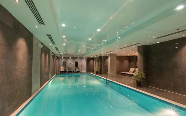 Hotel 633