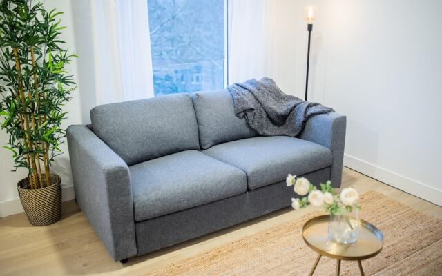 Alphabet 1 BR Apartment Ss177