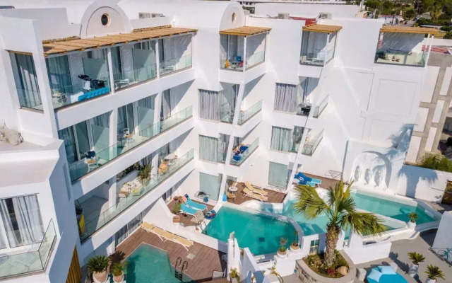 Kouros Home Hotel