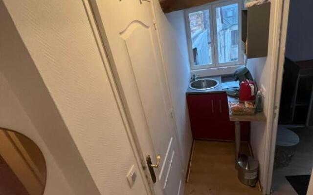 Petit F2 fonctionnel plein centre et proche gare