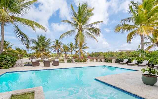 Luxury Villa at Cap Cana Resort - Chef Maid Butler and Golf Cart are Included