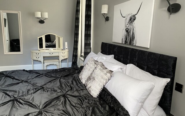 Ashburn House De Luxe B&B