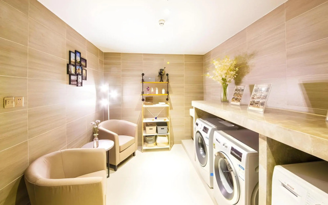 Home Inn Plus Wuhan Xiaopinmao Xudong Metro Station