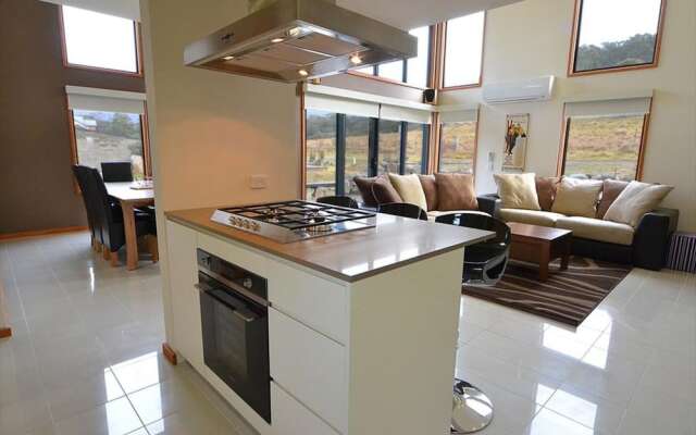 Oaks Lake Crackenback Resort