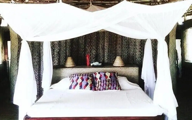 Kizingo Beach Eco Lodge