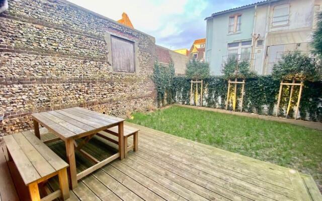 Charmante maison 4 pers hyper centre avec jardin.