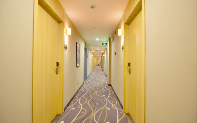 7 Days Premium Chengdu Xinjin Rulin Road Metro Station