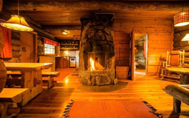 Kakslauttanen Arctic Resort