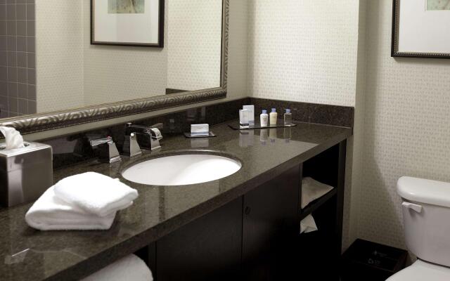 DoubleTree by Hilton Charlotte Airport