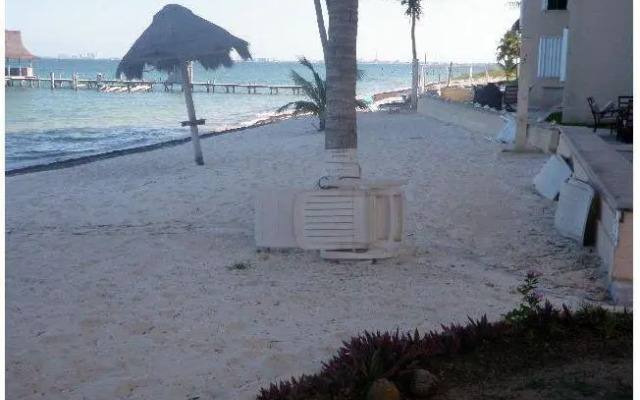 CaribbeanFront Cancun Puerto Juarez