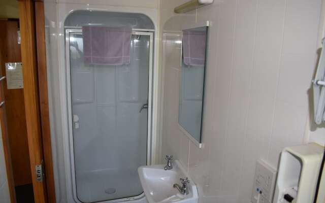 Rainbow Lodge - Hostel