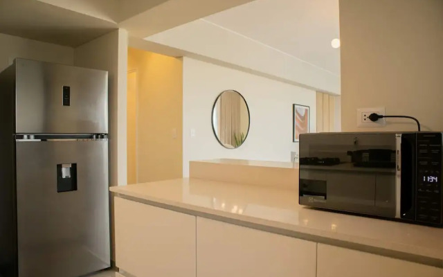 w Modern 3BR w Balcony Near Kennedy Park