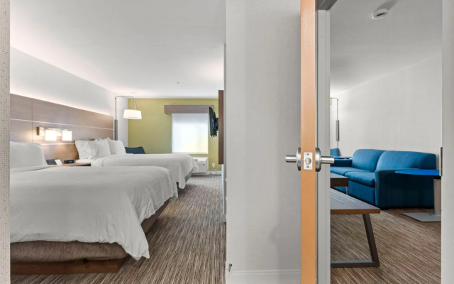 Holiday Inn Express & Suites Surrey by IHG