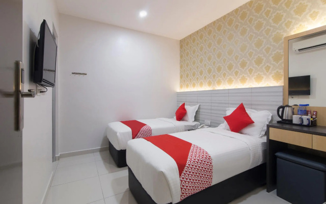 B&L Hotel by Oyo Rooms