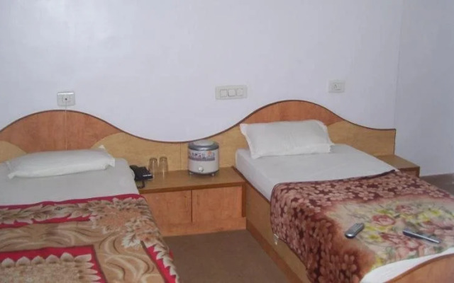 Shree Aditya Hotel