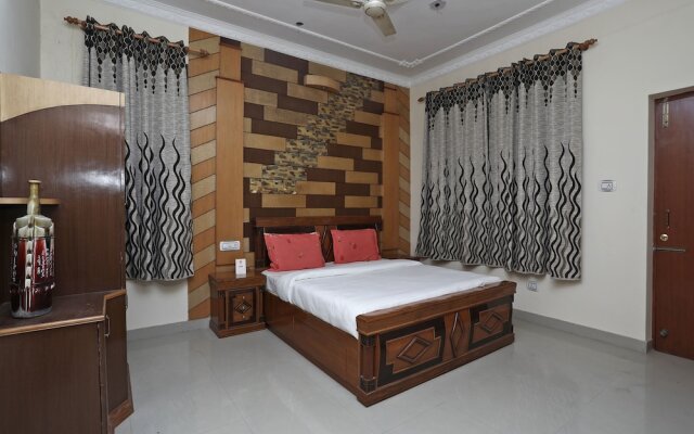 OYO 13293 Home Luxury Villa Canal Road