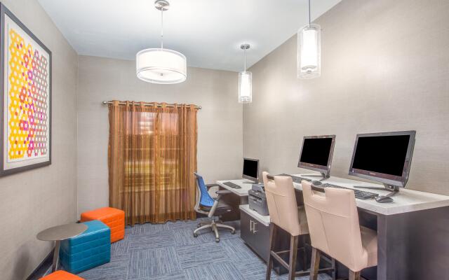 Holiday Inn Express & Suites Shawnee-Kansas City West by IHG