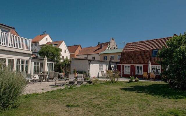 Mullbärsgårdens B & B