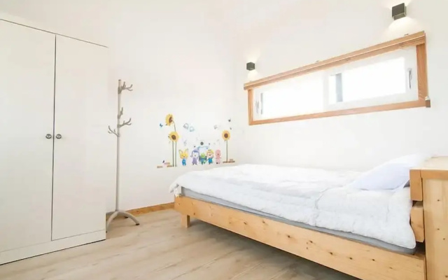 On The Stone Guesthouse 1 - Hostel