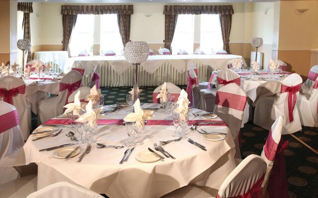Crowne Plaza East Midlands Airport by IHG