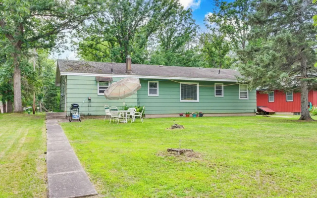 Family-friendly Home w/ Fire Pit in Pine River