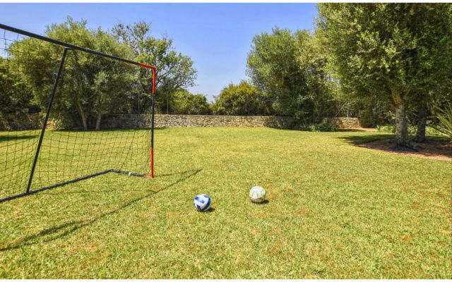 Luxurious country house with pool near the town of Alcudia - Hotel in Alcudia - Photo 2
