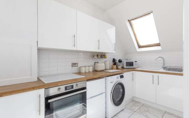 Immaculate 2-bed Apartment in Hove