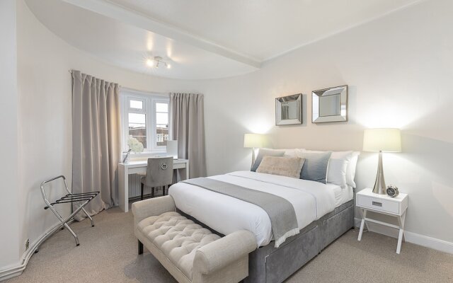 Imperial Suite in Swiss Cottage