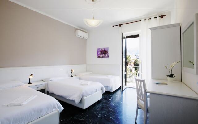 Riviera Apartments Corso Italia 6