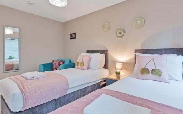 Ocean Walk | 2 Bedroom Apartment | Moments From The Seaside