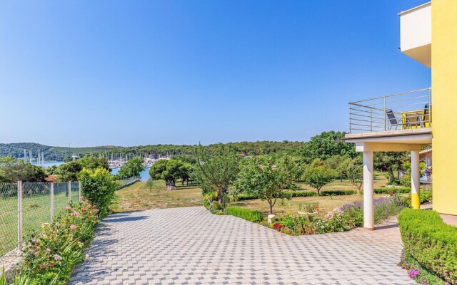 Nice Apartment in Pomer With 1 Bedrooms and Wifi