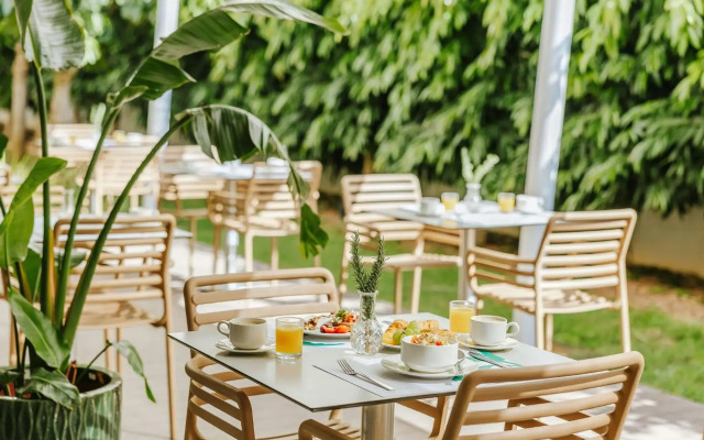 Nissi Park Hotel