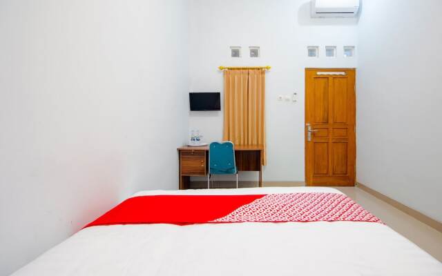 Oyo 2217 Permana Guesthouse Syariah