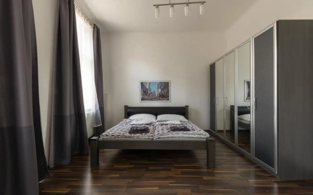 Spacious Apartment in Center with Terrace