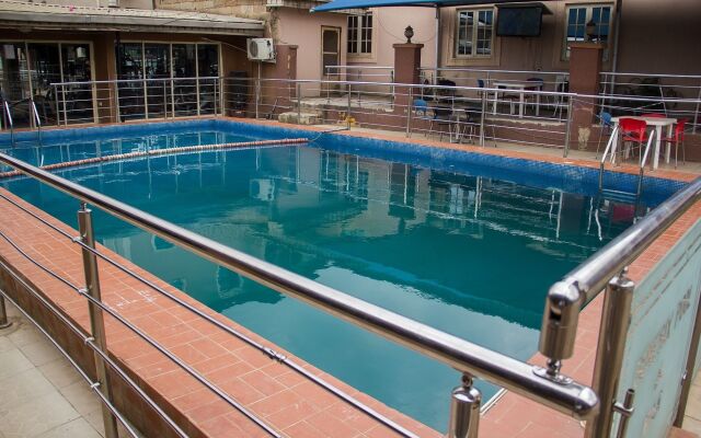 De Genesix Hotel