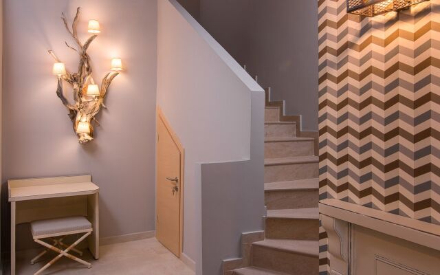 Neikos Luxury Suites