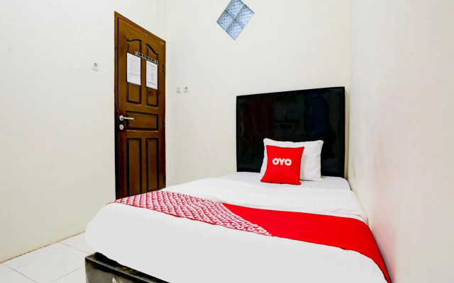 Vaccinated Staff - OYO 90190 Asha Kost Syariah